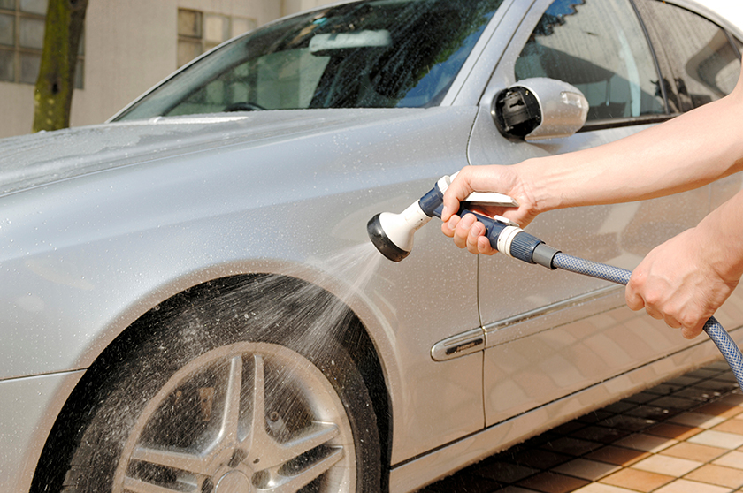 洗車機前の予洗いは必要？不要なケースや予洗いの手順・方法を紹介