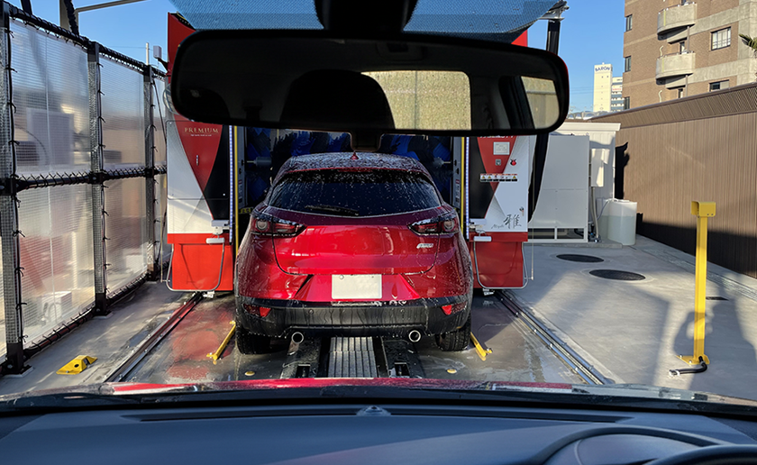 セルフ洗車機の使い方|洗車の流れを解説