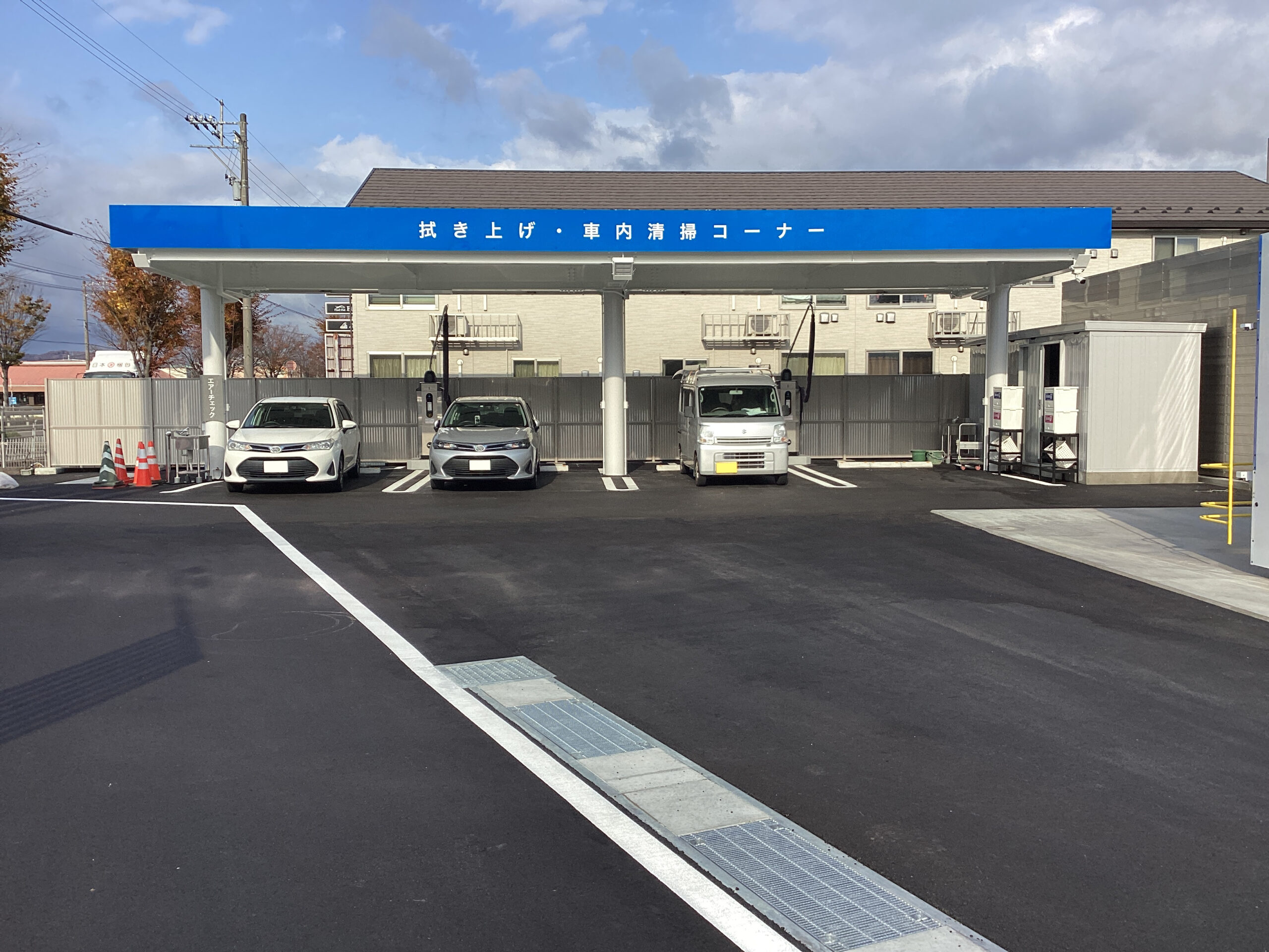 （株）オカモト – セルフ鯖江ルート８号店