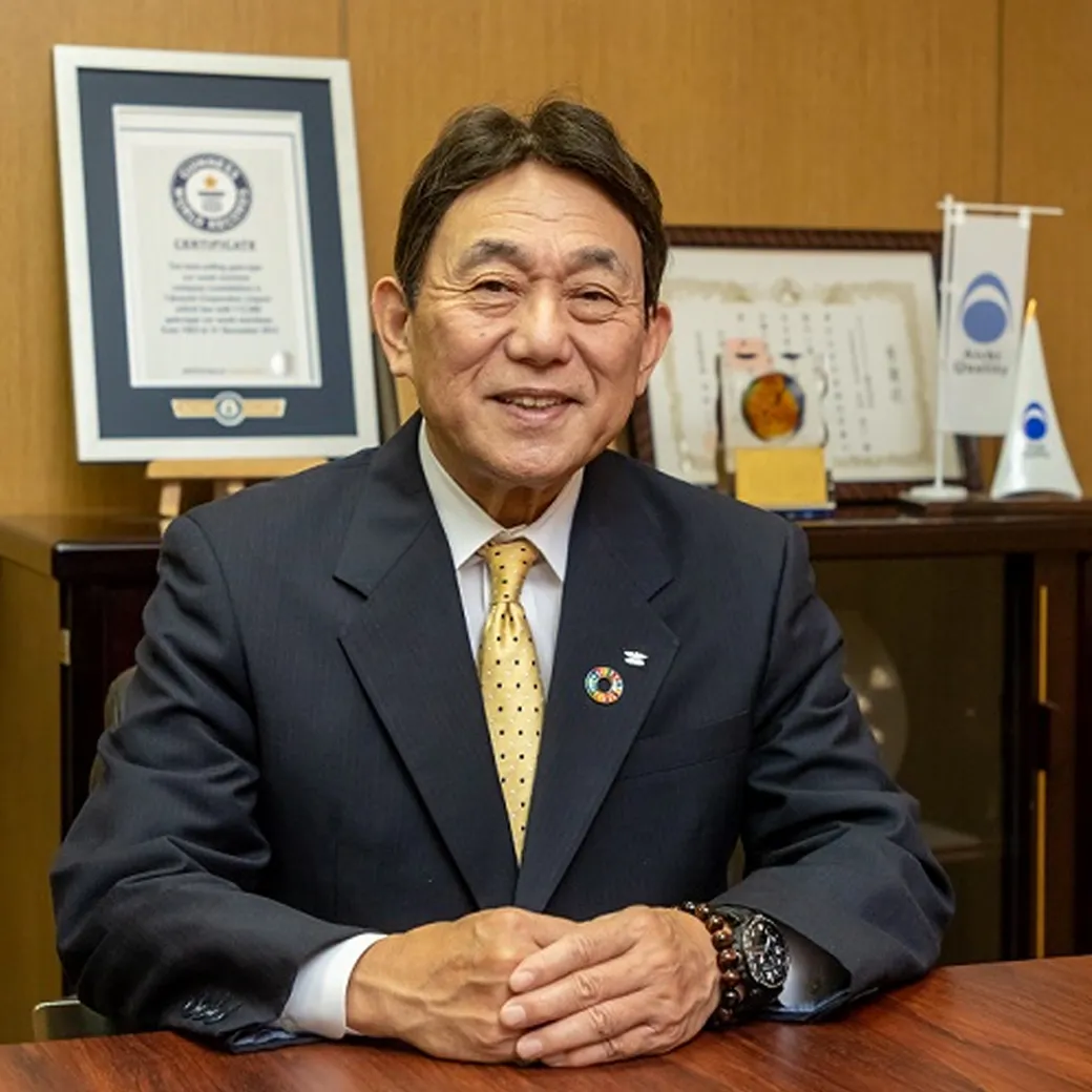 ドライバー様とユーザー様の架け橋となり、快適なカーライフを提供します。代表取締役竹内 英二